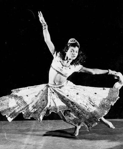 Kitt performs in a 1955 production of the Oscar Wilde play Salome