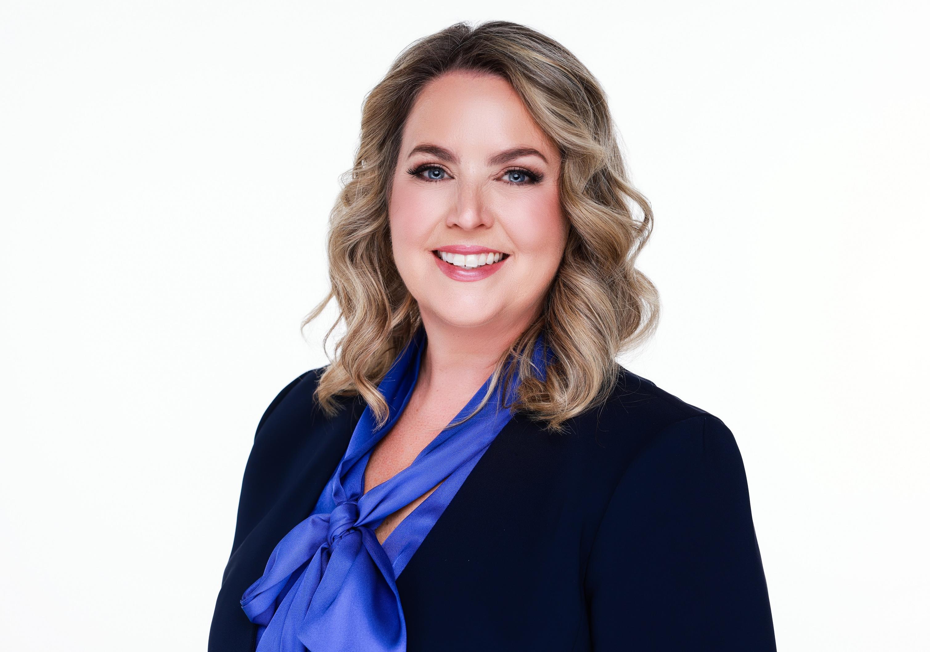 Emilie Lewis Headshot